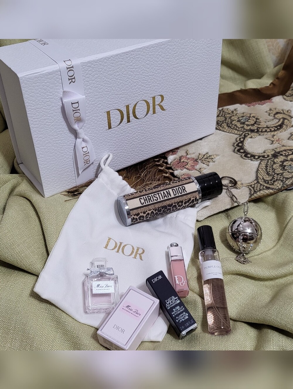 CHRISTIAN DIOR Mitzah Leopard Travel Case + Purple Oud refill + Diorlight charm